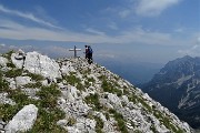 51 Alla panoramica anticima est di Corna Piana